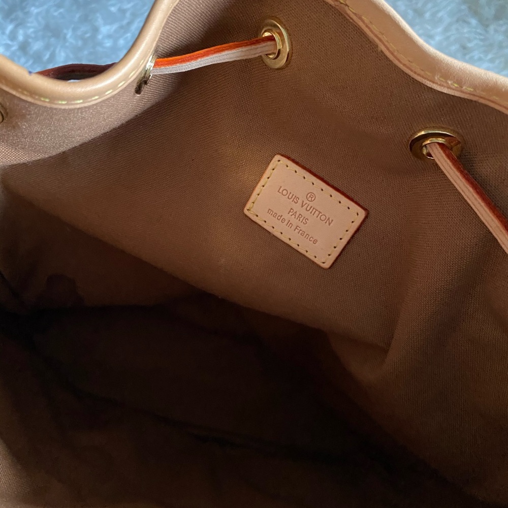 Backpack - Picture 5 of 6